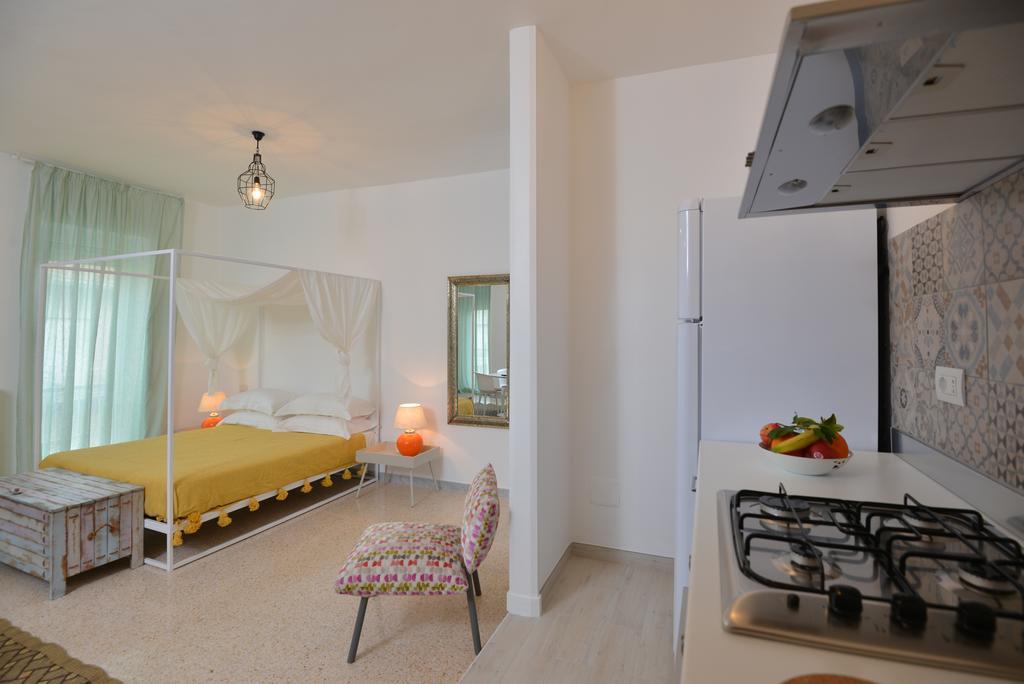 Al Quarantacinque Apartment มาลเย ภายนอก รูปภาพ